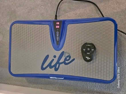 Photo of free vibration plate (Moor Allerton LS17) #1