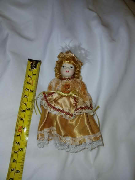 Photo of free 4 Miniature porcelain dolls (Henlow SG16) #4
