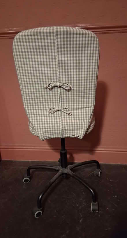 Photo of free IKEA chair with wheels (Kenilworth Road DE5) #2
