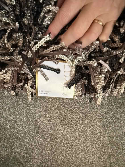 Photo of free Shaggy Grey Bath Mat (Goffs Oak EN7) #3