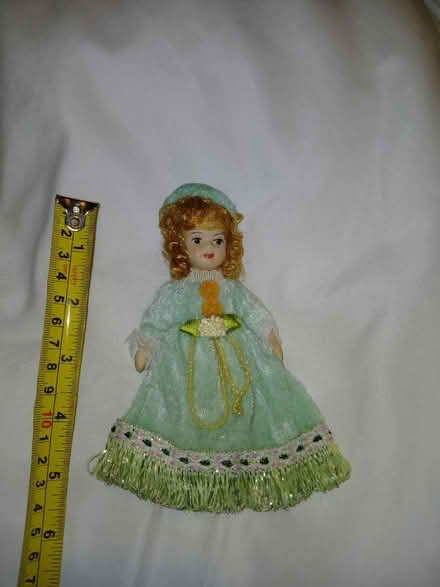 Photo of free 4 Miniature porcelain dolls (Henlow SG16) #3