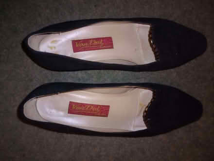 Photo of free Black Leather Van Dal Suede Court Shoes, Size 5.5Van Dal (Beaconsfield HP9) #1