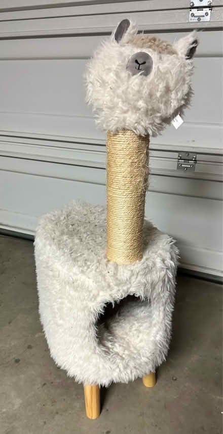 Photo of free Llama Cat Condo (Corte Madera, near Marin Joe’s) #1
