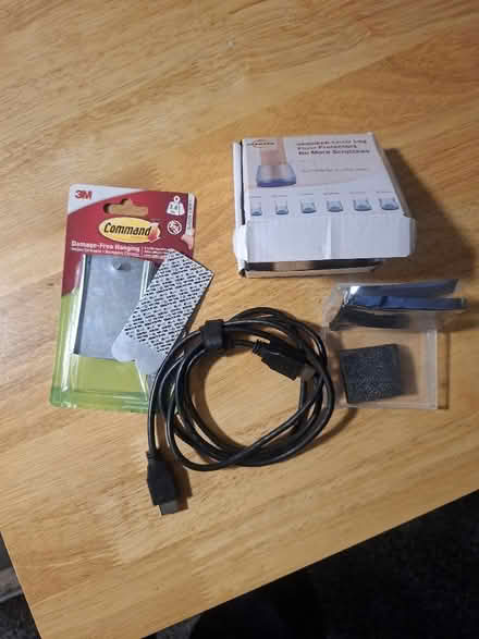 Photo of free clam case, HDMI cable, picture hanger,chair floor protectors (Broomhall S3) #1