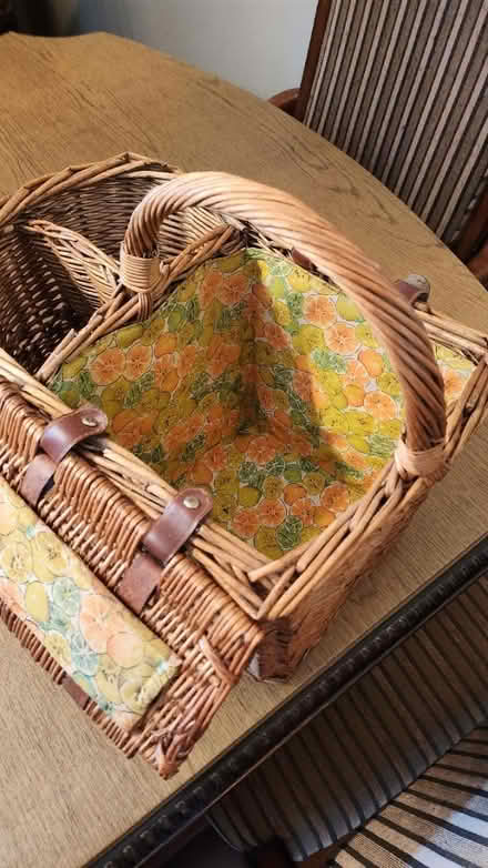 Photo of free Wicker picnic basket (Somerset) #1