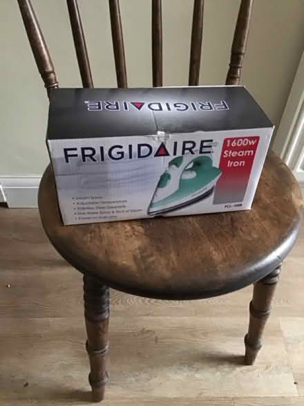 Photo of free Steam iron, hardly used (Garden City OX5) #1