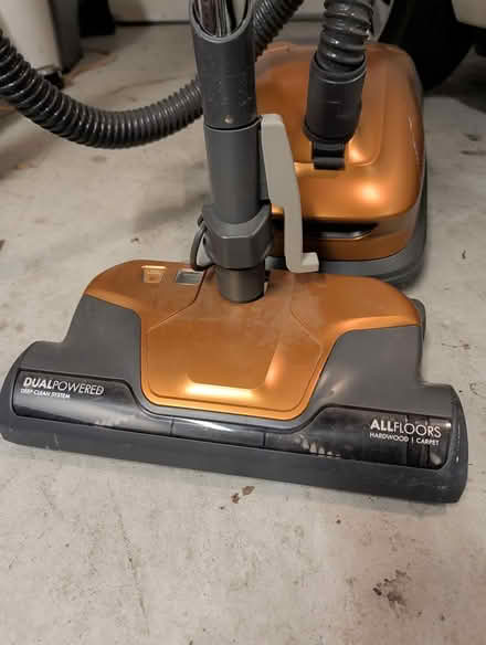 Photo of free Kenmore vacuum (Menlo Park / Stanford) #2