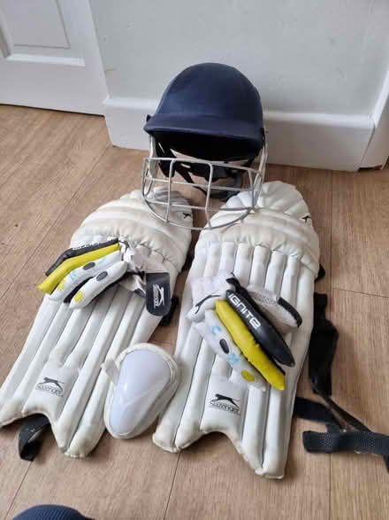 Photo of free Cricket gear 11 plus (Bathford, BA1) #1