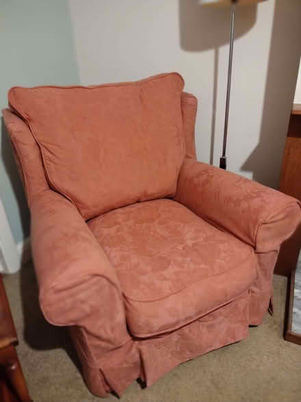 Photo of free Sofa & 2 chairs (Hertsmere WD6) #3