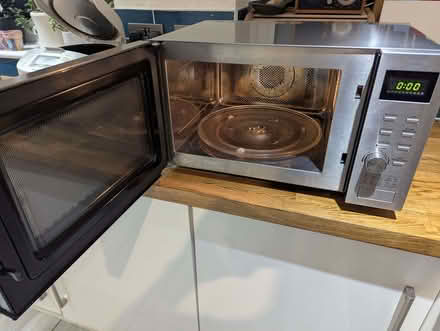 Photo of free Delonghi microwave oven (Amersham HP6) #1