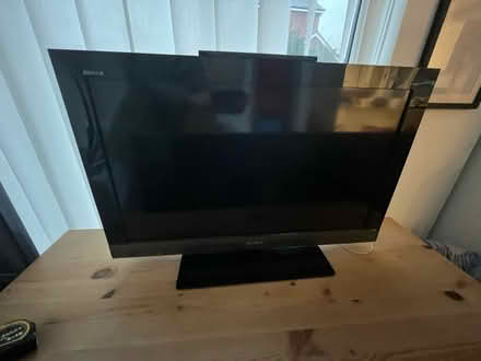 Photo of free Sony Bravia TV (Guildford GU2) #1