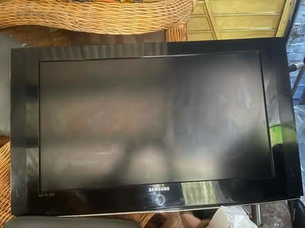 Photo of free Samsung Tv (Luton) #2