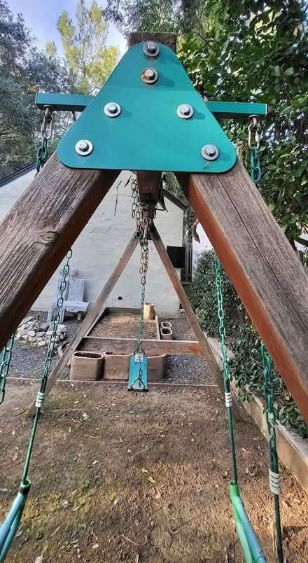 Photo of free Swingset (Glen Oaks Canyon, Glendale) #3
