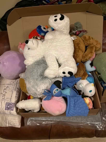 Photo of free Little mountain of soft toys (Caldecott OX14) #1