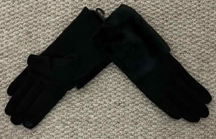 Photo of free Brand New Black Gloves (Hopeman IV30) #2