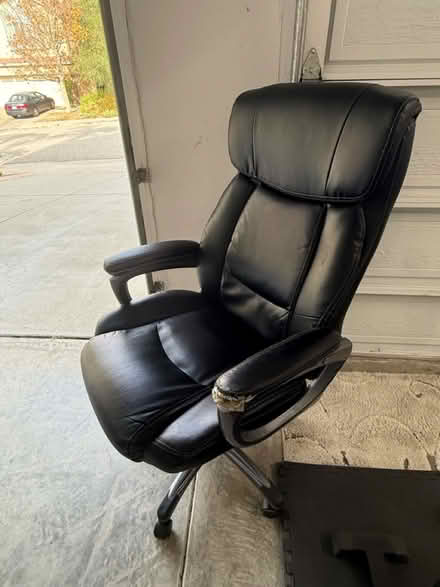 Photo of free Office chair (Oak Park, CA) #1