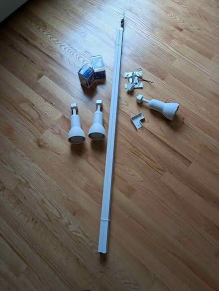 Photo of free Track Lighting (W. Hiawatha Trail, Mt Prospect) #1