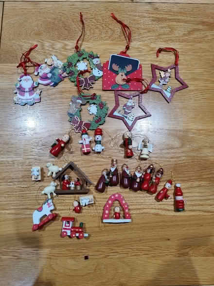 Photo of free Collection wooden tree decorations (Bordon GU35) #1