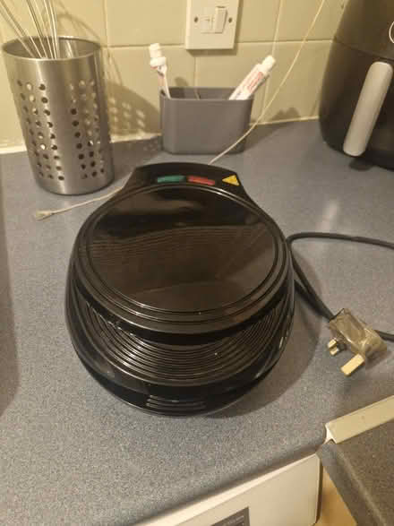 Photo of free Mini waffles maker (TF7 5PR) #1