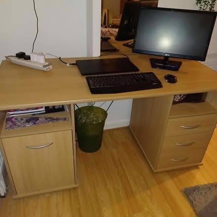 Photo of free Desk (Cardiff (Llandaf North)) #1