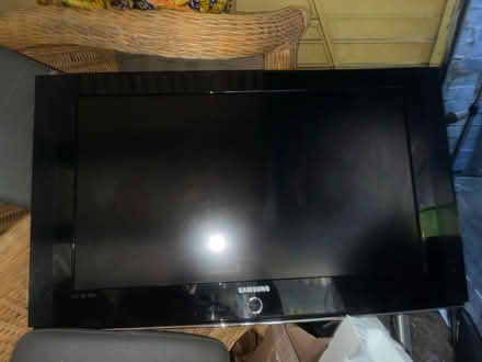 Photo of free Samsung Tv (Luton) #3