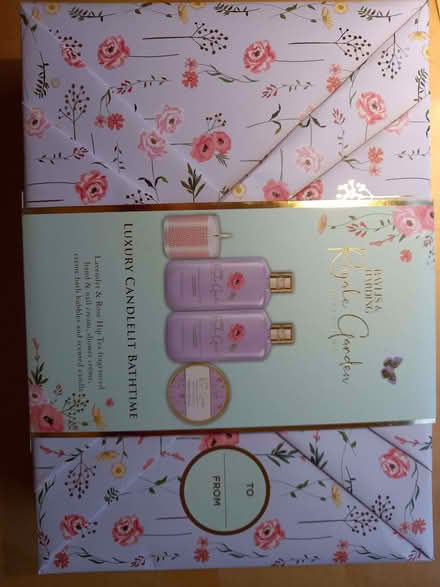 Photo of free Bathtime gift set (Hughenden Valley HP13) #1