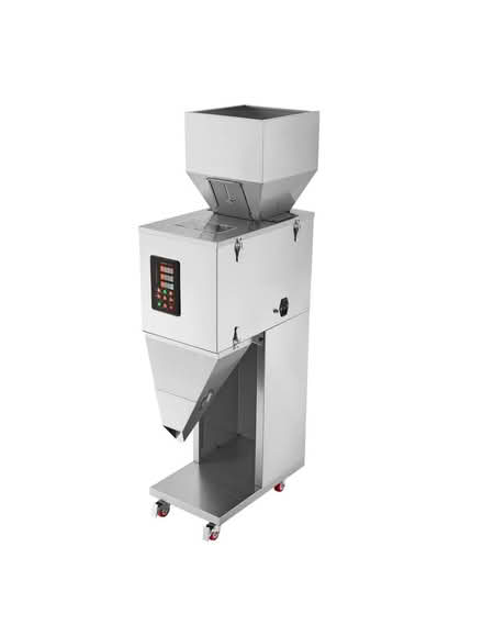 Photo of free VEVOR Particle Filling Machine (L8E) #1