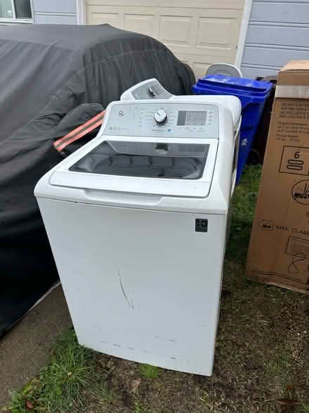 Photo of free Washer and dryer (Belding Woods District) #1