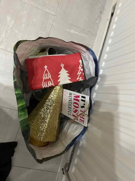 Photo of free Christmas decorations (Thringstone LE67) #1