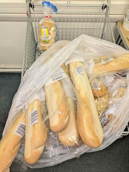 Photo of free Lots of bread and carrots (E14 Isle of Dogs) #1