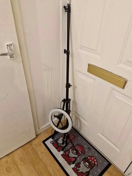 Photo of free Ring light (TF7 5PR) #1