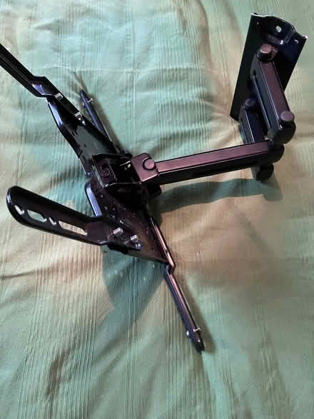 Photo of free Wall mount for flatscreen TV (The Folly BN7) #2