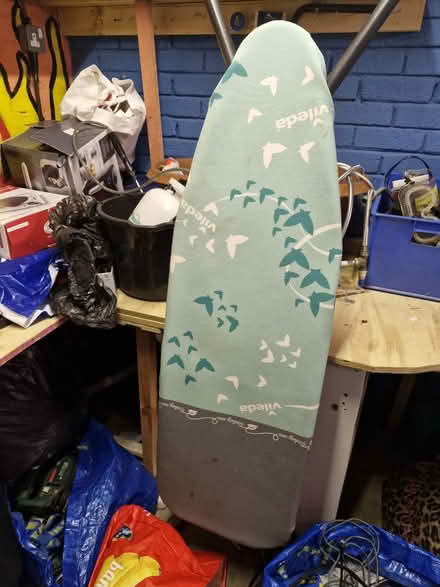 Photo of free Iron table (TF7 5PR) #1