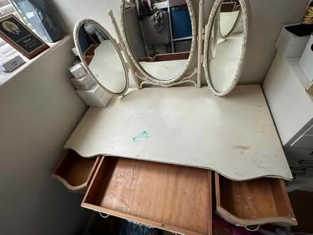 Photo of free Vintage dressing table (SE6) #1