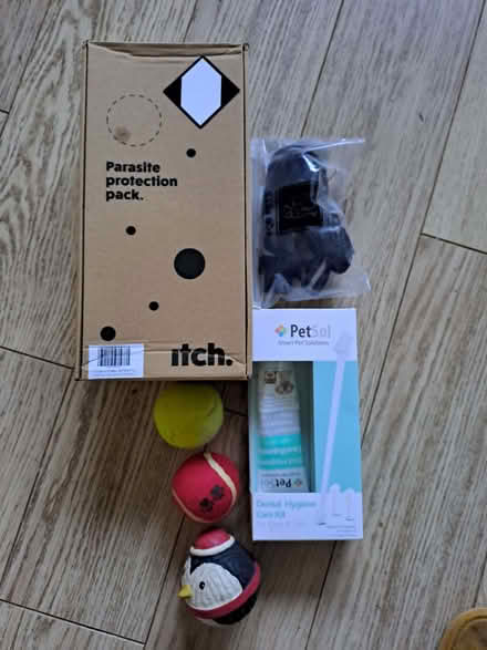 Photo of free Dog bits and pieces (London Rd, HW HP11) #1