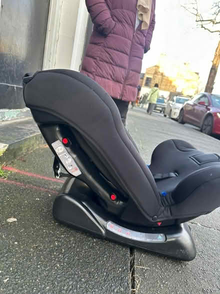 Photo of free Car seat (M206UJ) #2