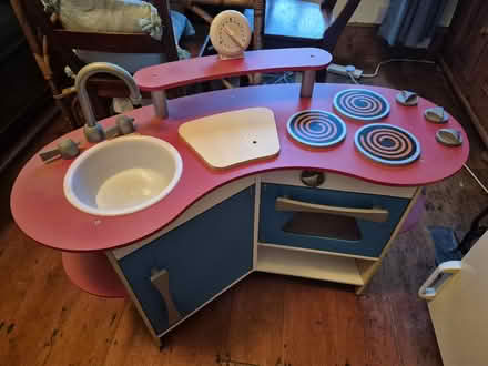 Photo of free Children's toy kitchen (Northchurch HP4) #1