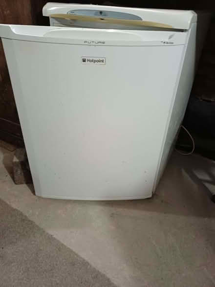 Photo of free fridge (Kendal LA9) #1