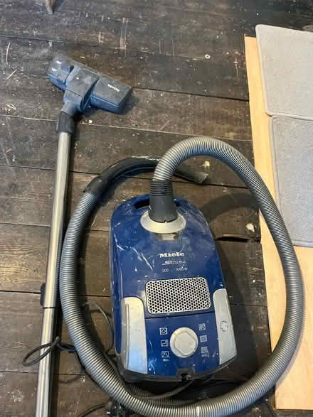 Photo of free Miele vacuum hoover (Shoreham-by-Sea BN43) #1