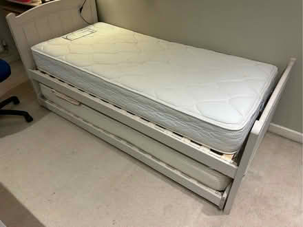 Photo of free Single bed with trundle bed under it (nottinghamfreegle CGA NG5) #1