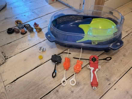 Photo of free Beyblade stadium and beys (HR1) #1