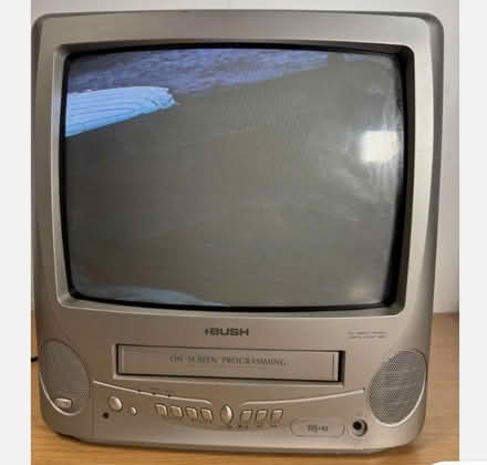 Photo of Old TV with builtin DVD player (Coundon CV6) #1