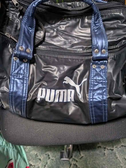 Photo of free sports bag (Netherley L27) #1