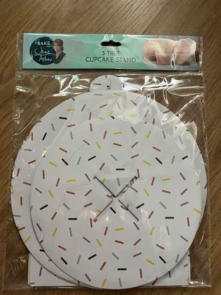 Photo of free cardboard cake stand (Botley OX2) #1