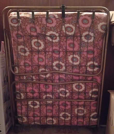 Photo of free Camp/put up/fold up/Z bed (Maldon CM9) #1