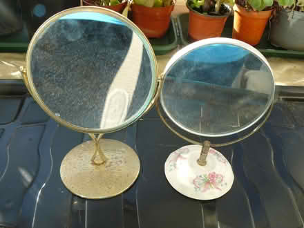 Photo of free 2 x small round bathroom/vanity magnifying mirrors (Kempsey WR5) #1