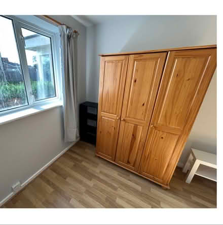 Photo of free 3 door wardrobe (Chesterfield road EN5) #2