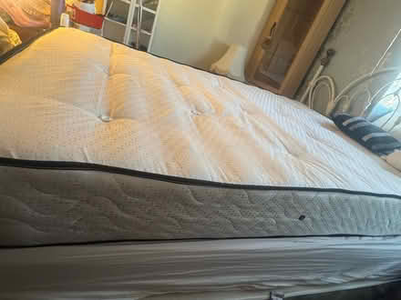 Photo of free Double mattress (Sunninghill SL5) #2