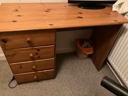 Photo of free Desk (BA2) #1