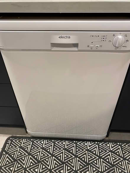 Photo of free White dishwasher (Rolls Royce/Hucknall Airfield NG15) #1